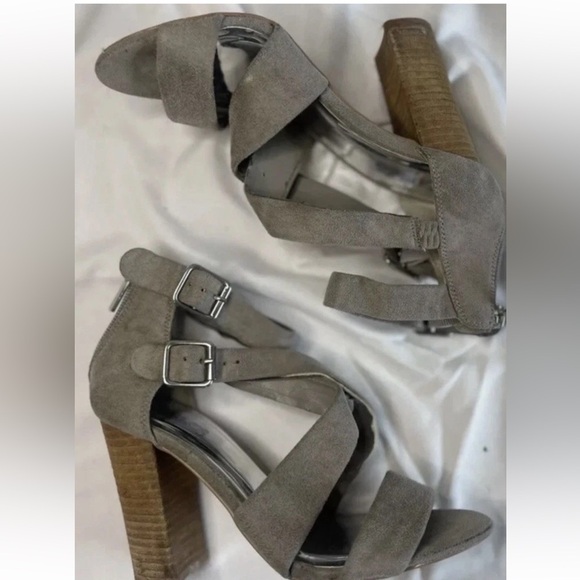 Carlos By Carlos Santana Strappy heels Size 6 Suede Light Brown - Picture 4 of 7